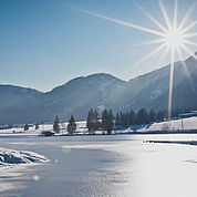 © Landhotel Strasserwirt - Wintersonne am Pillersee