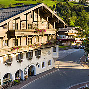 © Landhotel Kaserer - Hausansicht im Sommer