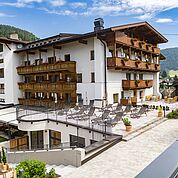 © Landhotel Tirolerhof/ Thomas Trinkl - unsere Sonnenterrasse 