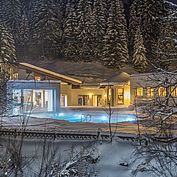 Freibad im Winter mit 31 Grad im Landhotel Alpenhof 