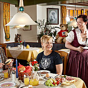 Landhotel Kaserer - reichhaltiges Frühstücksbuffet zur Stärkung für den Tag