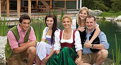 Ihre Gastgeber - Familie Saskia & Erich Bergmüller Ihre Gastgeber - Familie Saskia & Erich Bergmüller