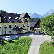 Hotelansicht Landhotel Gressenbauer im Sommer 