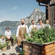 4 Haubenkoch Lukas Nagl mit Team im Seehotel Das Traunsee