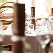 Landhausstube gedeckter Tisch im Restaurant Landhotel Eichingerbauer 