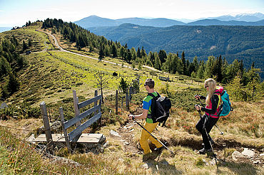 Paar beim Wandern, ©Ferienregion Salzburger Lungau, Foto G.A. Service GmbH