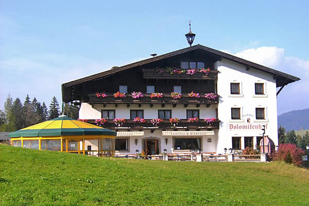 Landhotel Salzburger Dolomitenhof - Hotelansicht Sommer Landhotel Salzburger Dolomitenhof - Hotelansicht Sommer