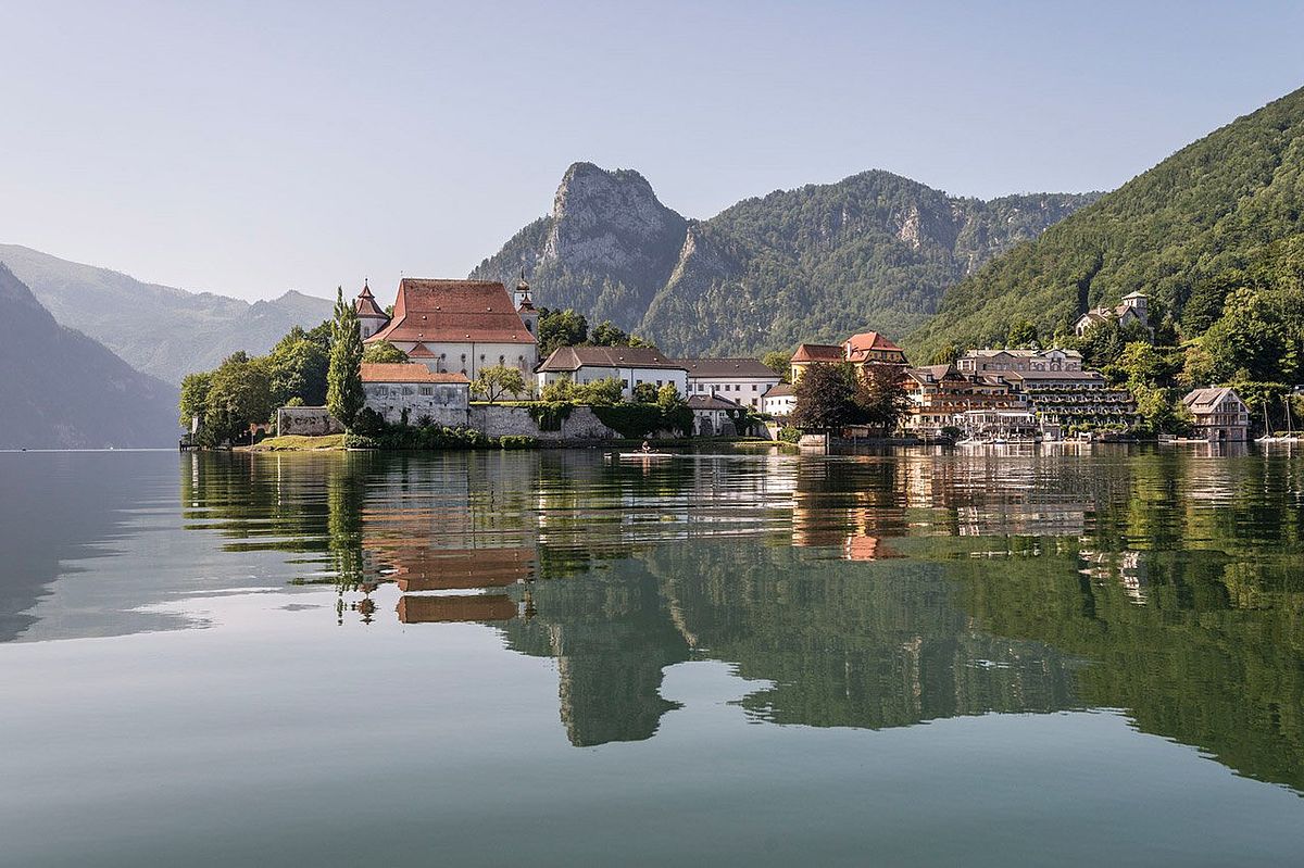 Landhotel Das Traunsee auf der Veranstaltungshalbinsel Traunkirchen