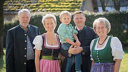 © Landhotel Moorhof - Gastgeberfamilie Bauer - 3 Generationen