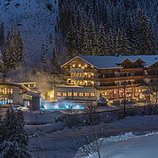 © Fotodesign David - Abendaufnahme vom Hotel Alpenhof im Winter