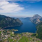 Landhotel Post Ebensee - Blick auf Ebensee und den Traunsee 