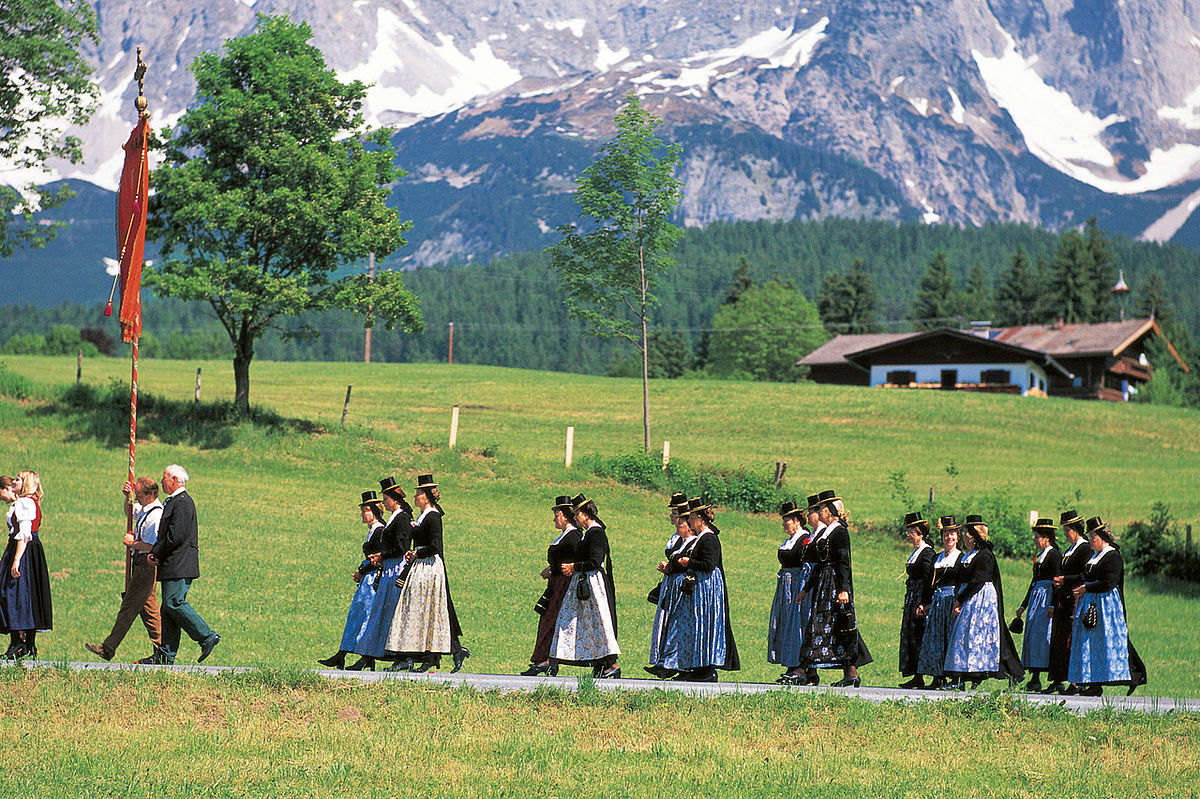 © Tirol Werbung/Ludwig Mallaun  -  Echtes Brauchtum und gelebte Tradition