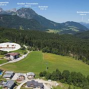 Landhotel Salzburger Dolomitenhof mit Bergpanorama 