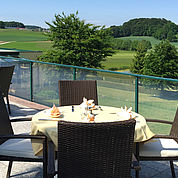 © Landhotel Moorhof - Terrasse Aussicht