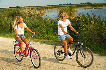 Radfahren im Nationalpark Neusiedler See, (c) Neusiedler See Tourismus / motionmanager.at