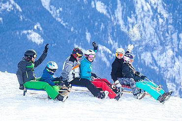 Familie beim Rodeln © Wildkogel-Arena Neukirchen & Bramberg