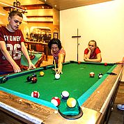 © Fotodesign David - Spaß für die ganze Familie am Billiardtisch