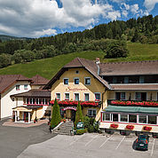 © Landhotel Stofflerwirt - Hotelansicht Sommer