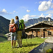 Wanderpaar bei Stettauer Alm Alpbach © Alpbachtal Seenland Tourismus 