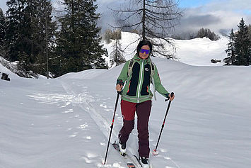 Heidi beim Skitour gehen